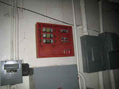 electrical panel 2.JPG (190324 bytes)